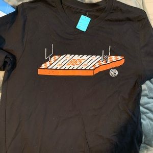 NWT Tennessee Volunteers football 865 T-Shirt M
